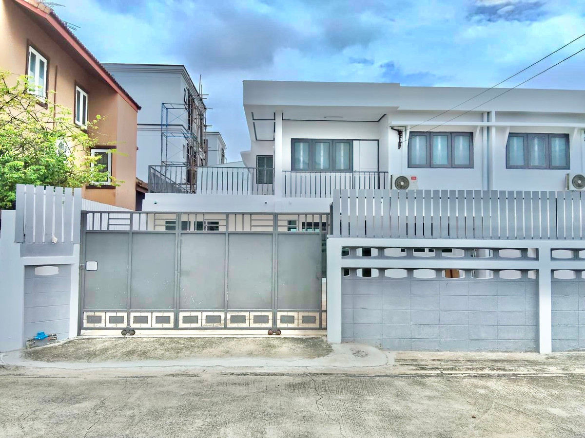 ให้เช่าโฮมออฟฟิศโชคชัย4 ลาดพร้าว71 : 📌 ให้เช่าบ้าน 2 ชั้น / Home Office   ✨ รีโนเวท ใหม่ทั้งหลัง ✨ ทำเลดี แหล่งชุมชน