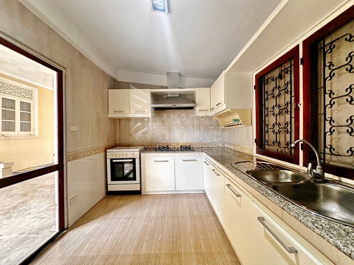 ให้เช่าบ้านพระราม 9 เพชรบุรีตัดใหม่ RCA : Single House for Rent with Private Pool – Rama 9 / Soonvijai