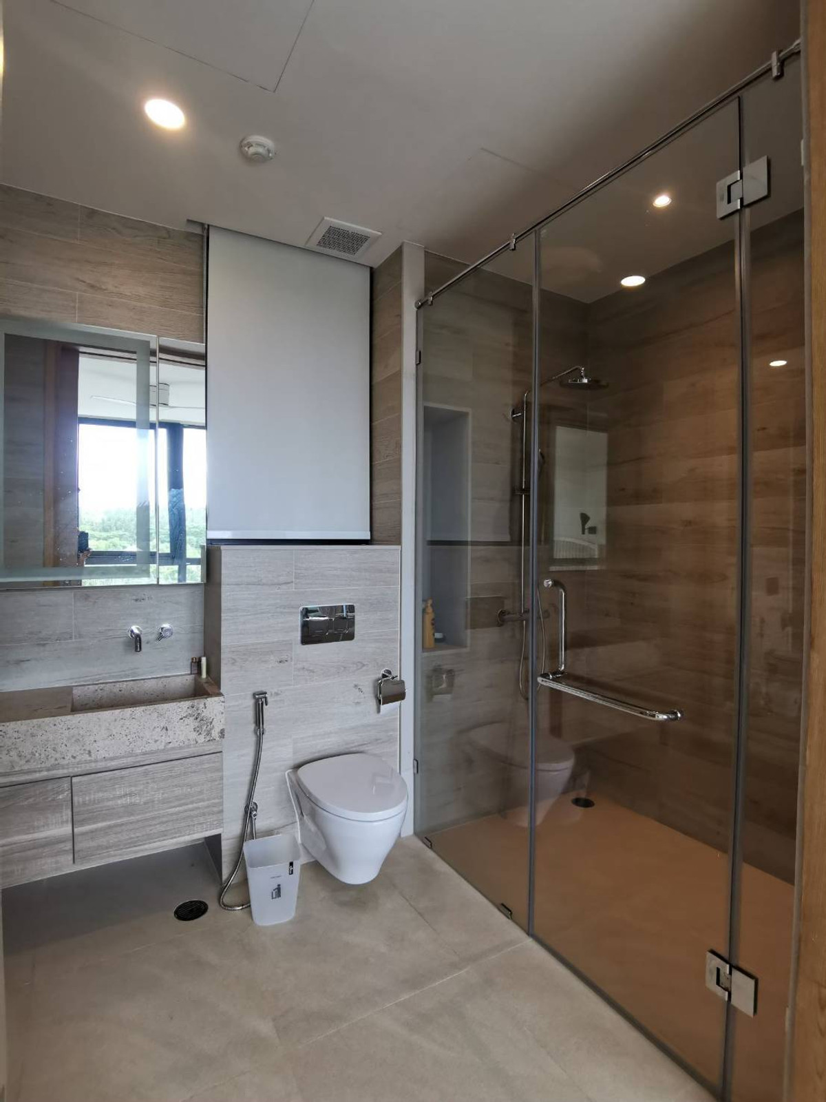 ขายคอนโดปากช่อง เขาใหญ่ : คอนโด swanlake khao yai , duplex unit 136 sqm.  ตำแหน่งวิวสวยที่สุด ท่ามกลางทะเลสาบ และขุนเขา  2 นอน 2 น้ำ  double volume ceiling.  