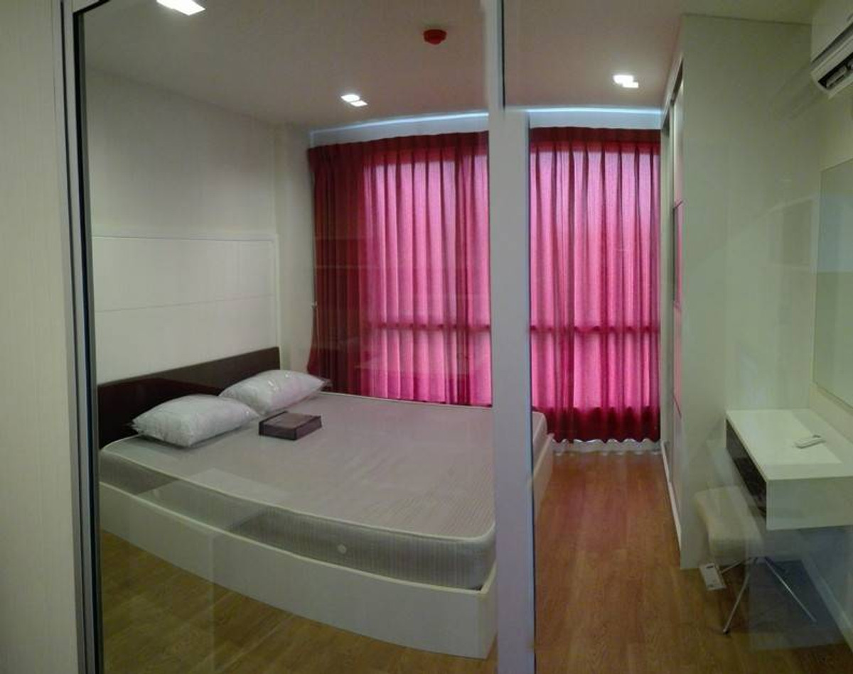 For RentCondoThaphra, Talat Phlu, Wutthakat : Condo for rent Casa Ratchada Thapra (Casa Ratchada Thapra), next to BTS Talat Phlu, 50 meters with furniture + room 35 sq m., only 11,000 baht.