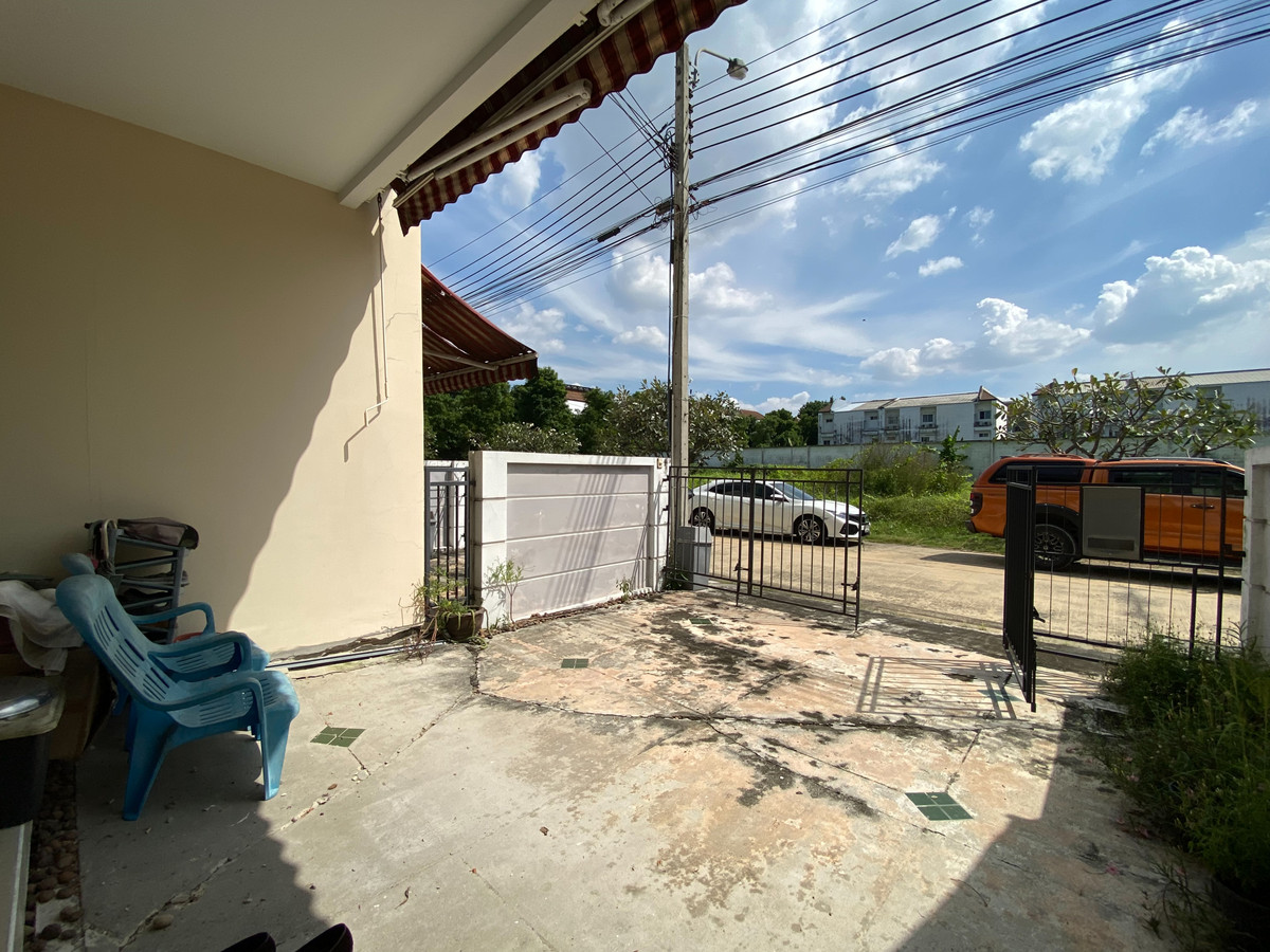 For RentTownhomeEakachai, Bang Bon : Baan Klang Muang Essence Sathorn - Taksin 2 / 3 Bedrooms (FOR RENT) BALL022