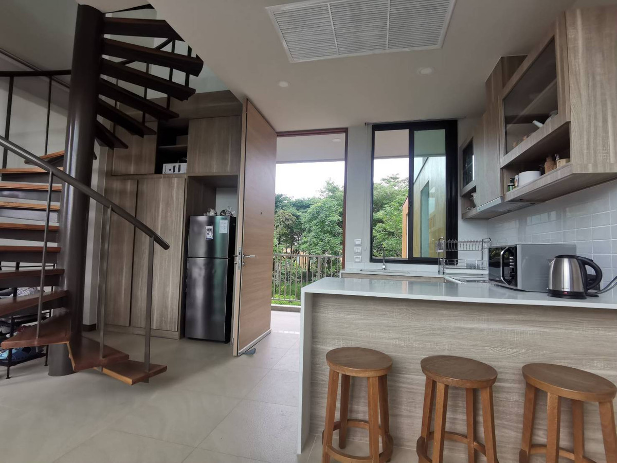 ขายคอนโดปากช่อง เขาใหญ่ : คอนโด swanlake khao yai , duplex unit 136 sqm.  ตำแหน่งวิวสวยที่สุด ท่ามกลางทะเลสาบ และขุนเขา  2 นอน 2 น้ำ  double volume ceiling.  