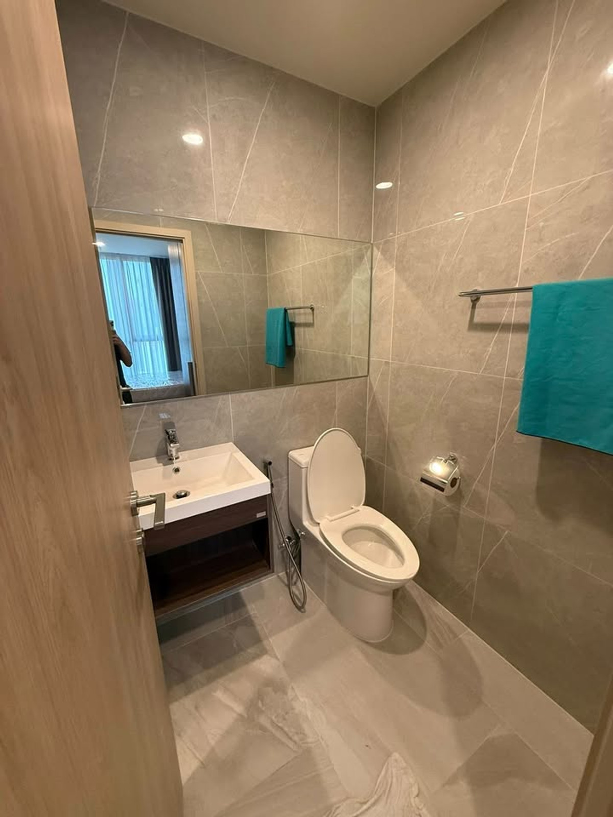 ให้เช่าคอนโดพระราม 9 เพชรบุรีตัดใหม่ RCA : เช่าคอนโด Nue District R9 Rama 9/นิว ดิสทริค อาร์ไนน์ พระราม 9 (B6812011)