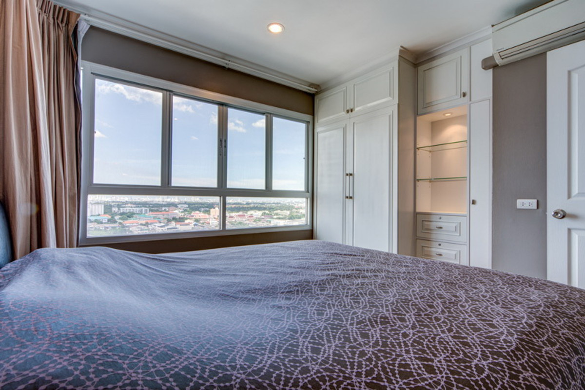 For RentCondoBang kae, Phetkasem : Lumpini Ville Bang Khae, 1 bedroom, near MRT, high floor, 10,000 baht/mo.