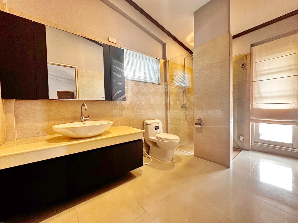 ให้เช่าบ้านพระราม 9 เพชรบุรีตัดใหม่ RCA : Single House for Rent with Private Pool – Rama 9 / Soonvijai