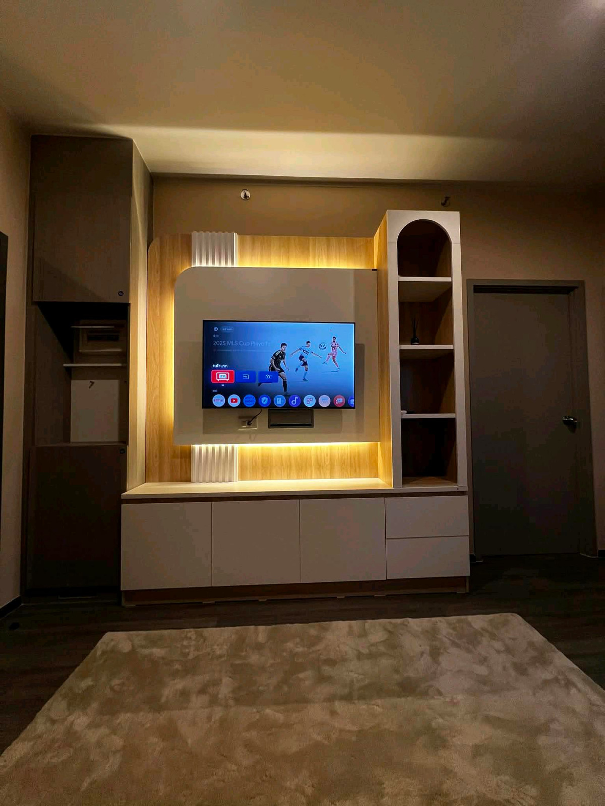 For RentHotel&Apartment BusinessRamkhamhaeng, Hua Mak : Ready to move in, fully furnished - complete electrical appliances, corner room, very beautiful view.