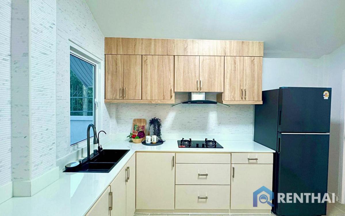 For SaleHousePattaya, Bangsaen, Chonburi : Modern 3-Bedroom Pool Villa in a Secure Community