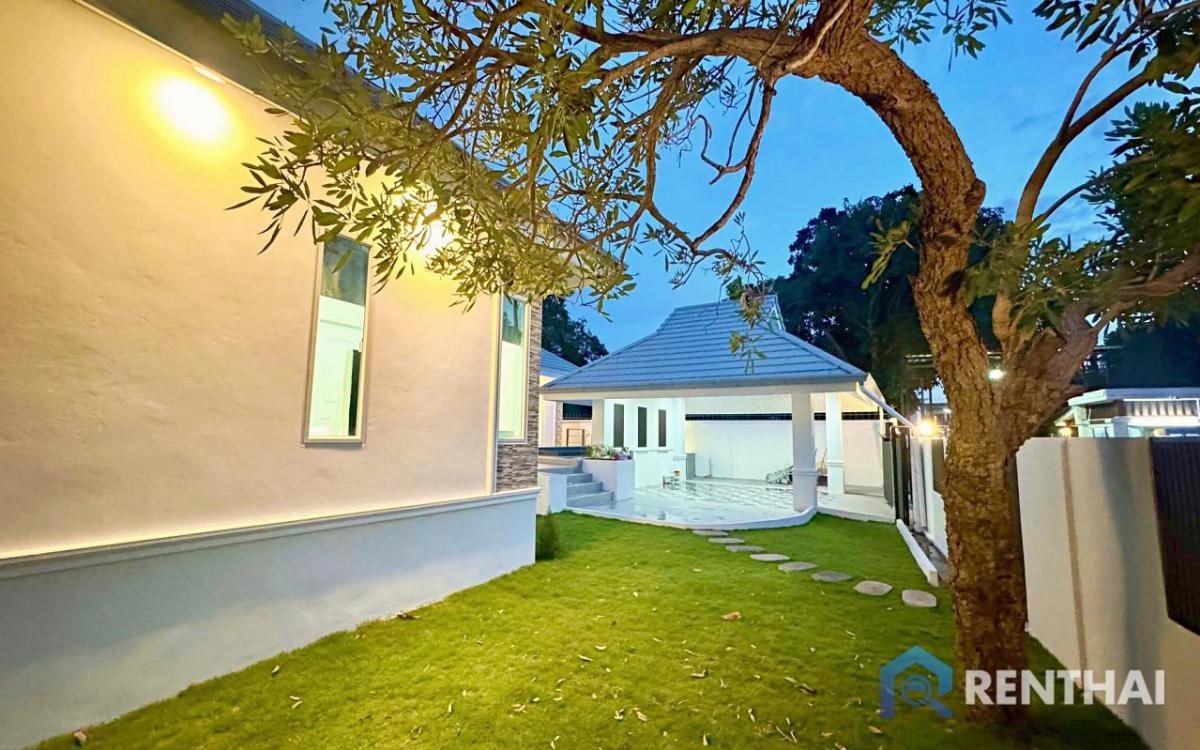 For SaleHousePattaya, Bangsaen, Chonburi : Modern 3-Bedroom Pool Villa in a Secure Community
