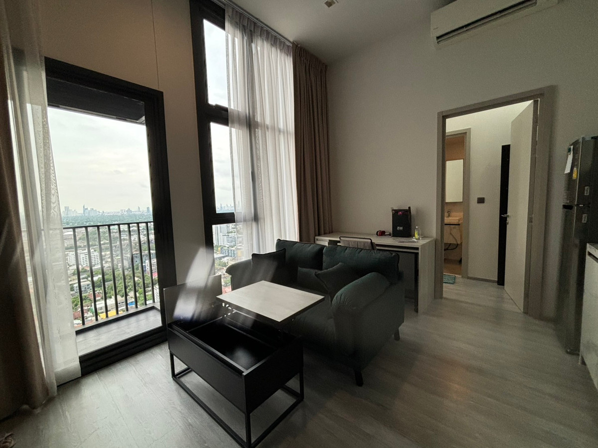 For RentCondoOnnut, Udomsuk : Beautiful, high quality room, 32 sq m, 1 bedroom, 1 bathroom, high floor, good view, has good storage, just 250 meters to Punnawithi BTS.