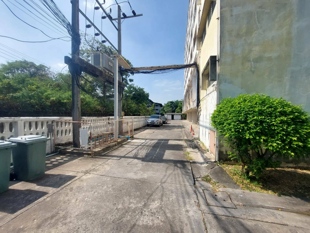 For SaleHotel&Apartment BusinessBangna, Bearing, Lasalle : Apartment for sale, Sukhumvit 72, land area 874 sq m, with 8-story building, 133 rooms, near UNIO Sukhumvit 72, BTS Bearing, price 130 MB.