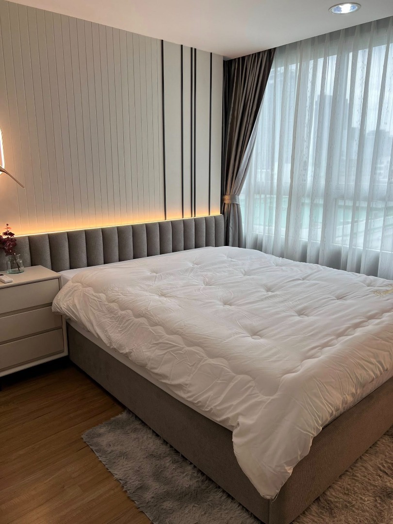 For RentCondoRatchadapisek, Huaikwang, Suttisan : 🔥Urgent Rental🔥 The Kris Ratchada 17, spacious, beautifully decorated, fully furnished, ready to move in, near MRT Sutthisan
