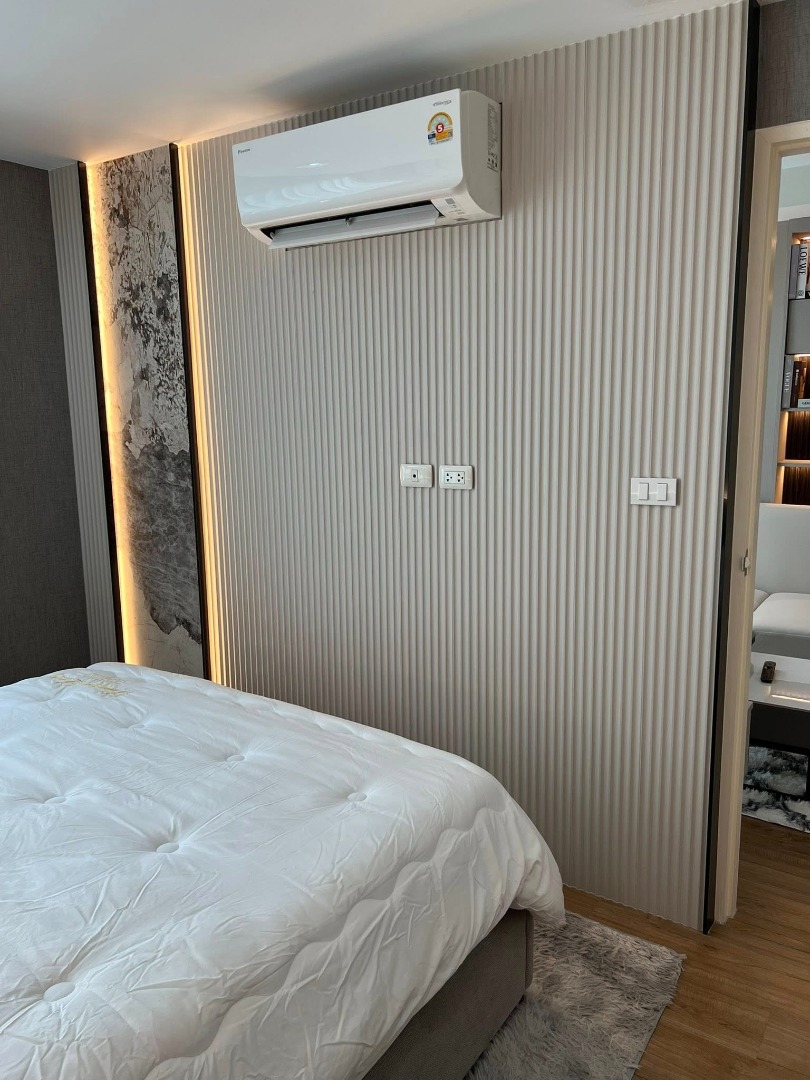 For RentCondoRatchadapisek, Huaikwang, Suttisan : 🔥Urgent Rental🔥 The Kris Ratchada 17, spacious, beautifully decorated, fully furnished, ready to move in, near MRT Sutthisan