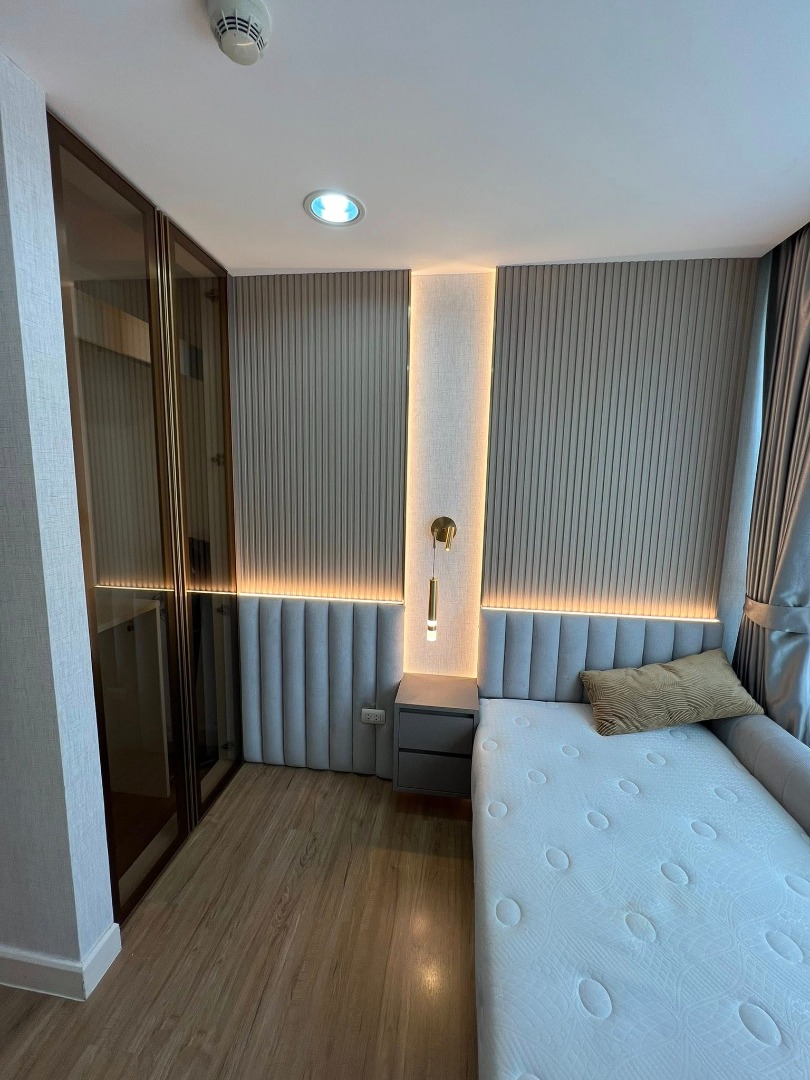 For RentCondoRatchadapisek, Huaikwang, Suttisan : 🔥Urgent Rental🔥 The Kris Ratchada 17, spacious, beautifully decorated, fully furnished, ready to move in, near MRT Sutthisan