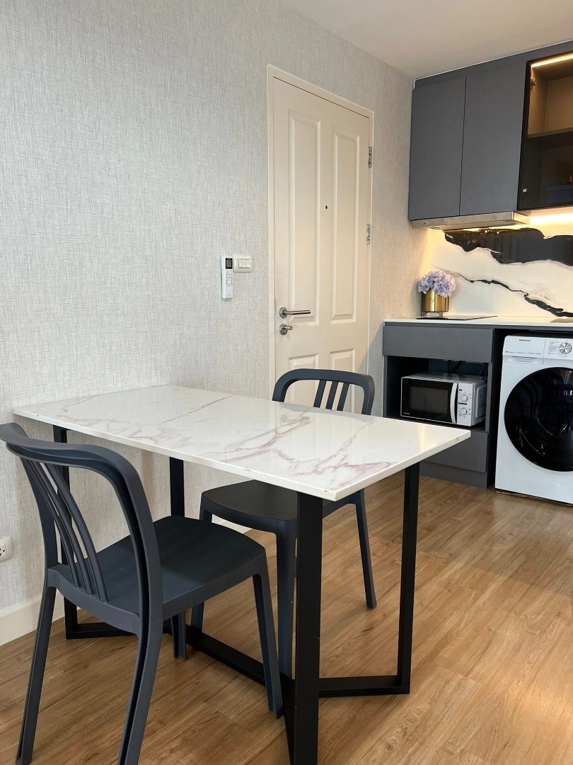 For RentCondoRatchadapisek, Huaikwang, Suttisan : 🔥Urgent Rental🔥 The Kris Ratchada 17, spacious, beautifully decorated, fully furnished, ready to move in, near MRT Sutthisan