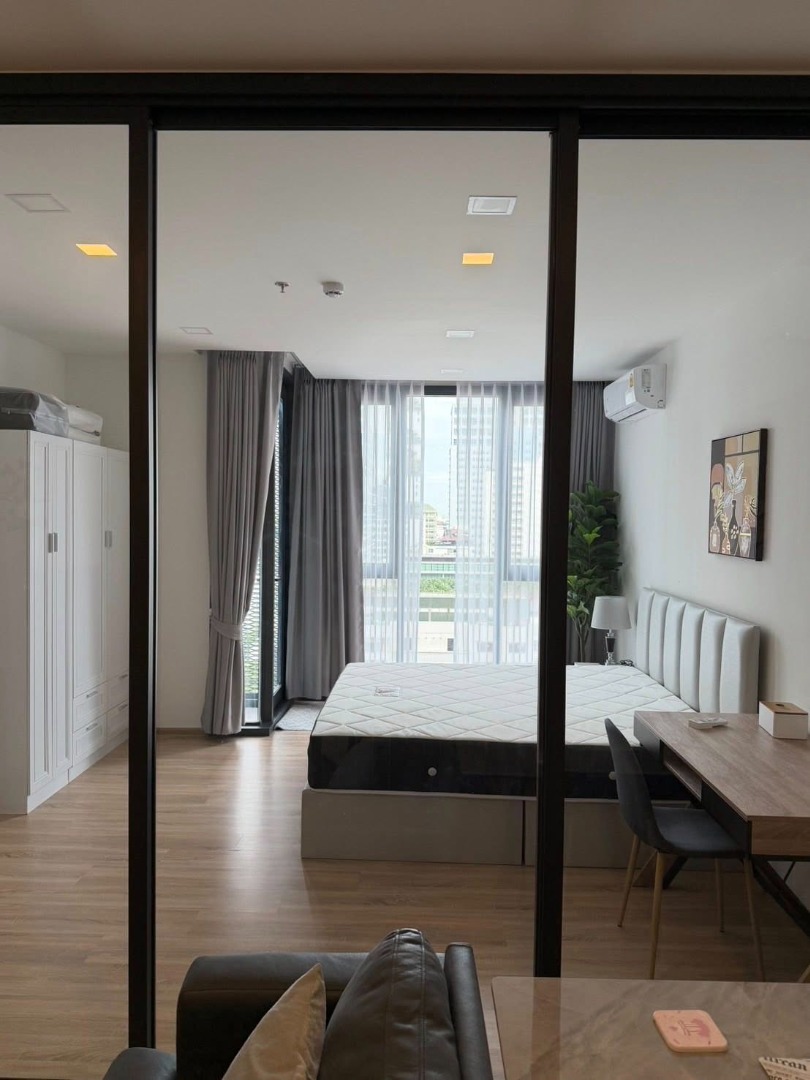 For RentCondoRatchathewi,Phayathai : 🔥Urgent for rent🔥 XT Phayathai, spacious, beautifully decorated, fully furnished, ready to move in, just 650 meters from BTS Phayathai.