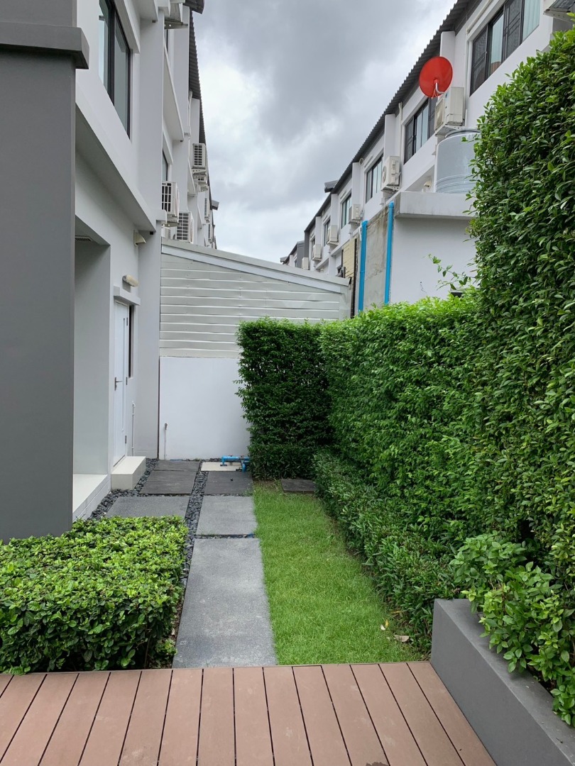 For RentTownhomeKaset Nawamin,Ladplakao : 🔥Urgent for rent🔥 Landmark Ekkamai-Ramintra, 3-story townhome (fully furnished), ready to move in