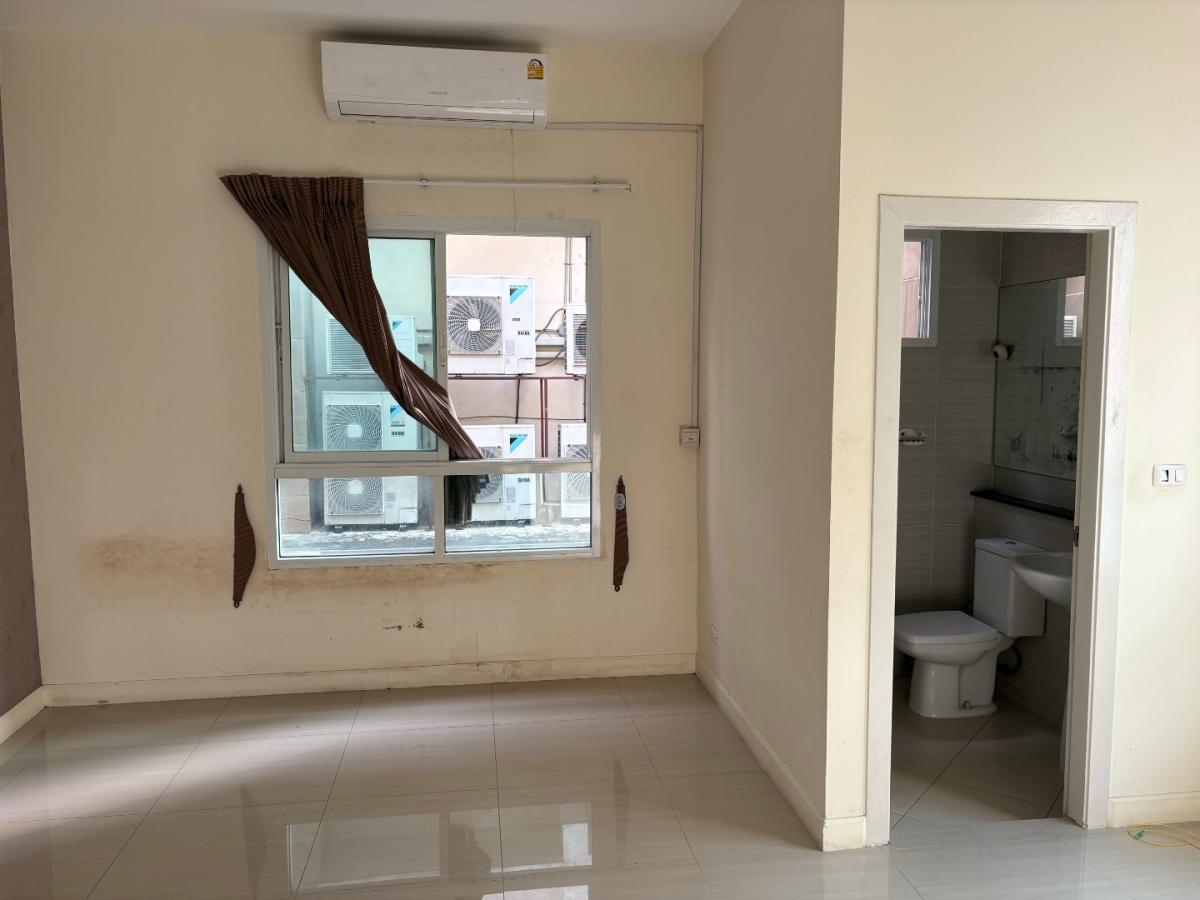 ให้เช่าทาวน์โฮมเกษตร นวมินทร์ ลาดปลาเค้า : 🔥ให้เช่าด่วน🔥พรีเมี่ยม เพลส เอกมัย-รามอินทรา บ้านให้เช่า 5 ห้องนอน บ้านหลังมุม เฟอร์นิเจอร์ครบพร้อมเข้าอยู่ เดินทางสะดวก