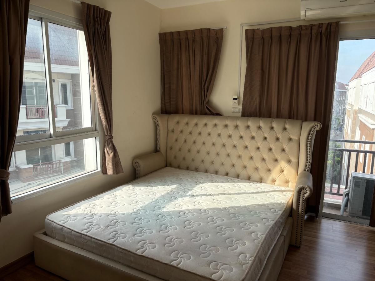 For RentTownhomeKaset Nawamin,Ladplakao : 🔥Urgent Rental🔥 Premium Place Ekkamai-Ramintra, 5-bedroom house for rent, corner unit, fully furnished, ready to move in, convenient transportation.