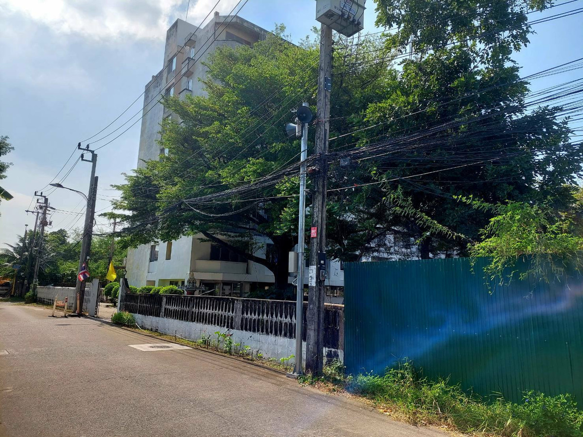 For SaleHotel&Apartment BusinessBangna, Bearing, Lasalle : Apartment for sale, Sukhumvit 72, land area 874 sq m, with 8-story building, 133 rooms, near UNIO Sukhumvit 72, BTS Bearing, price 130 MB.