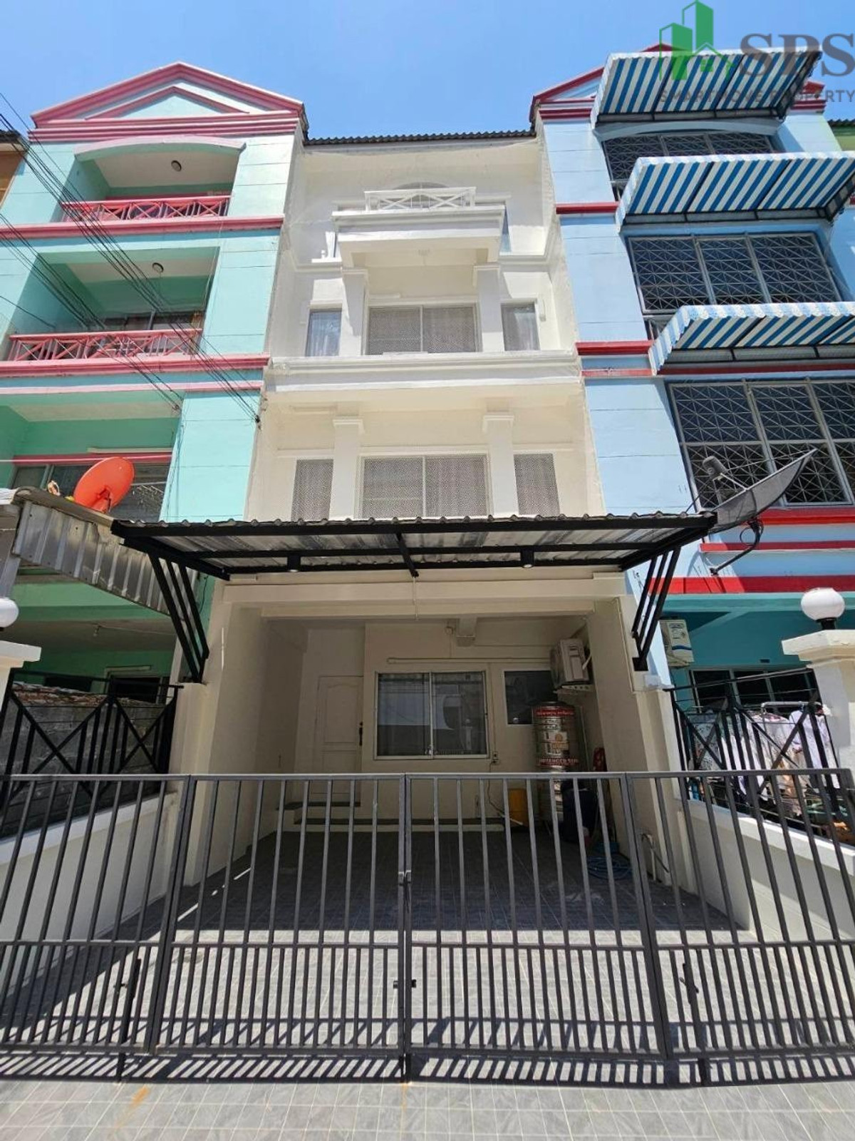 ให้เช่าทาวน์โฮมอ่อนนุช อุดมสุข : Newly renovated Townhome for RENT Sukhumvit 101/1 Near BTS Punnawithi ให้เช่าทาวน์โฮมปรับปรุงใหม่ สุขุมวิท 101/1 ใกล้ BTS ปุณณวิถี(SPSP570) 