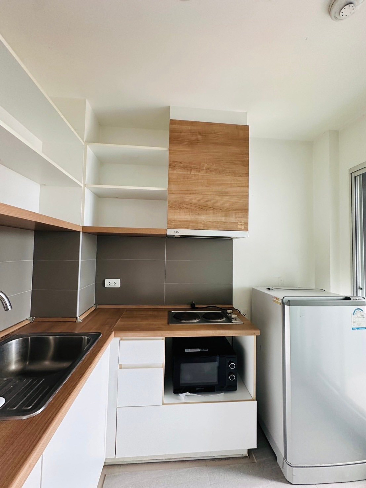 For RentCondoPattanakan, Srinakarin : 🔥 For rent U Delight Residence Phatthanakan-Thonglor 🔥 📍 Near Airport Link Ramkhamhaeng (just a few minutes walk) 🚆