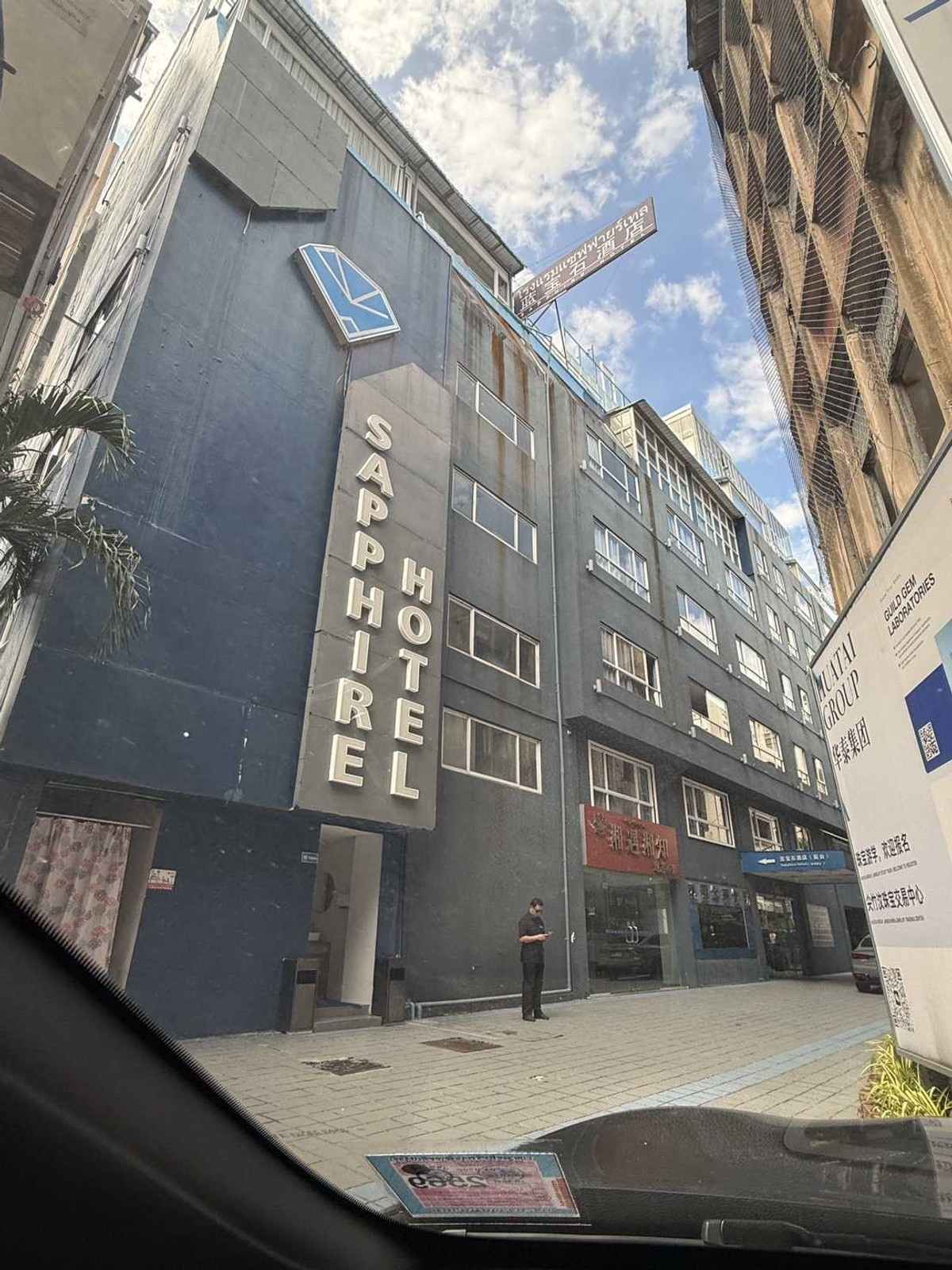 For SaleHotel&Apartment BusinessSilom, Saladaeng, Bangrak : Hotel for Sale: Sapphire Silom, 72 Rooms, 1 Ngan 63 Sq. Wah, Bangkok