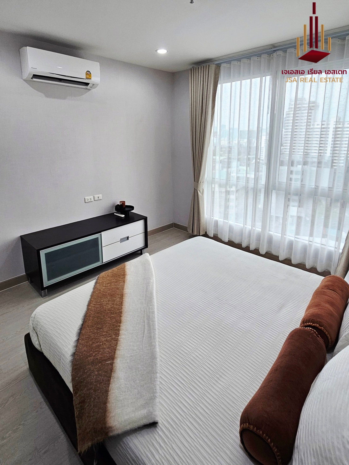 For SaleCondoRatchathewi,Phayathai : ✨ For Sale: The Complete Rajprarop Condo ✨ 💰 Only 3,000,000 THB