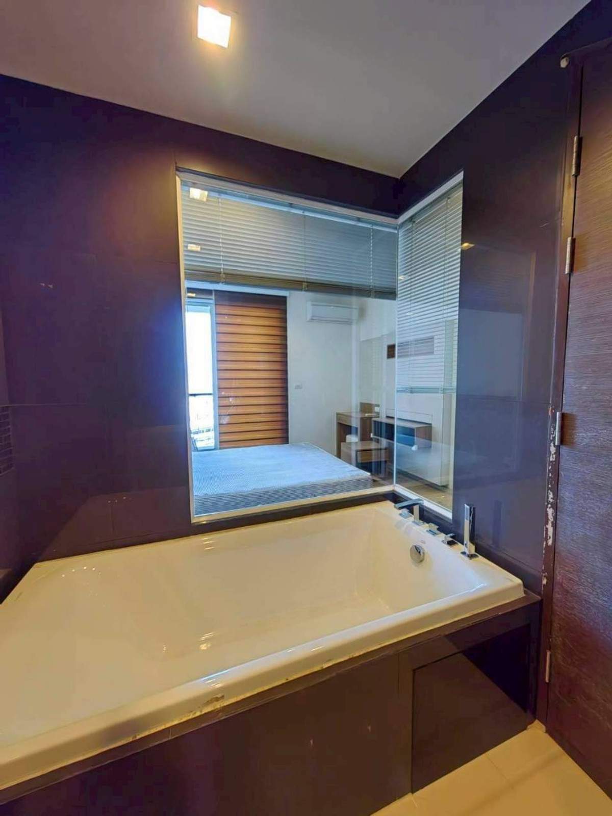 ให้เช่าคอนโดสาทร นราธิวาส : Hot Price , Big Size 🕌 45 Sqm+bathtub Fullyfurnish , Rhythm Sathorn 23,000-