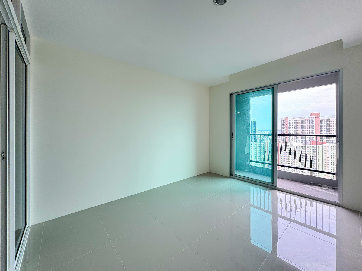 For SaleCondoPattanakan, Srinakarin : Unblocked Panoramic View! High-Floor Bare Room for Sale at Asakan Place Srinakarin (29.24 sq.m.) — Next to MRT Yellow Line & Airport Rail Link Hua Mak