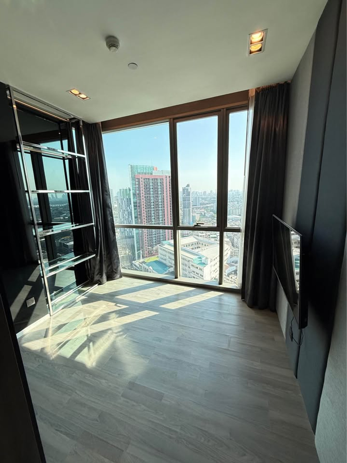 For SaleCondoOnnut, Udomsuk : Condo for sale The Room Sukhumvit 69 price 16,900,000 baht [JZs251203]