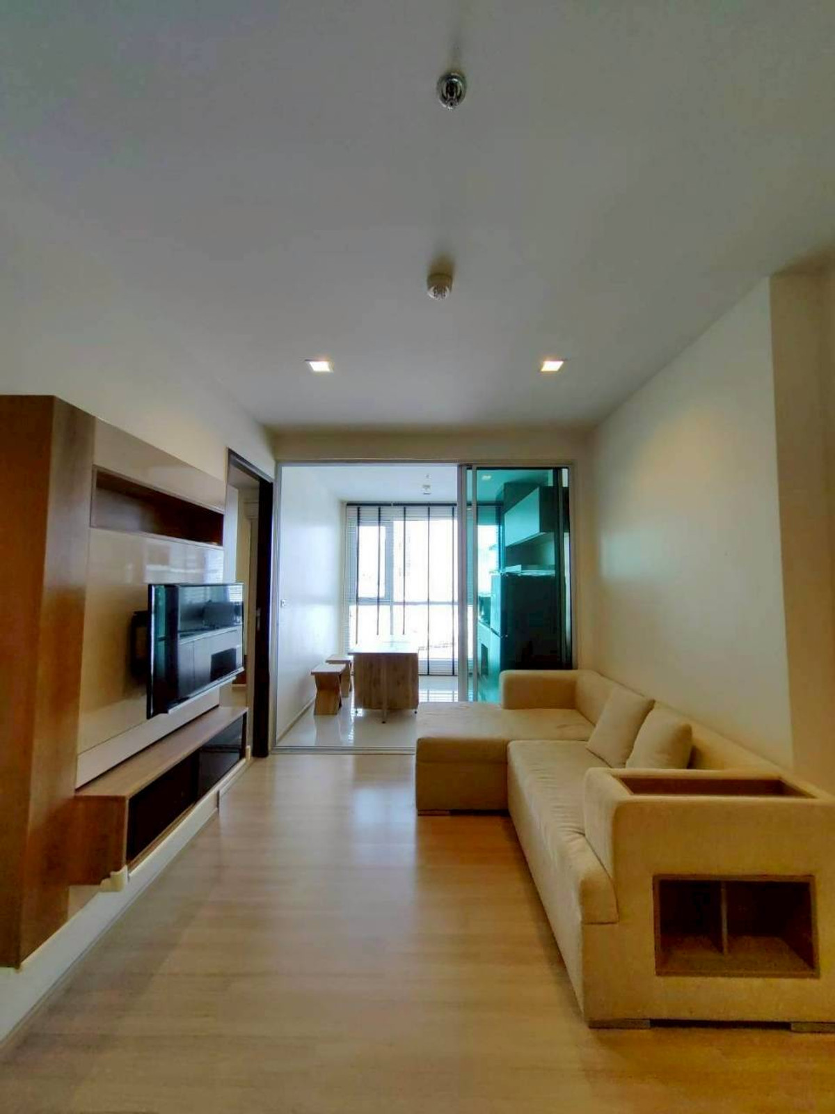 ให้เช่าคอนโดสาทร นราธิวาส : Hot Price , Big Size 🕌 45 Sqm+bathtub Fullyfurnish , Rhythm Sathorn 23,000-