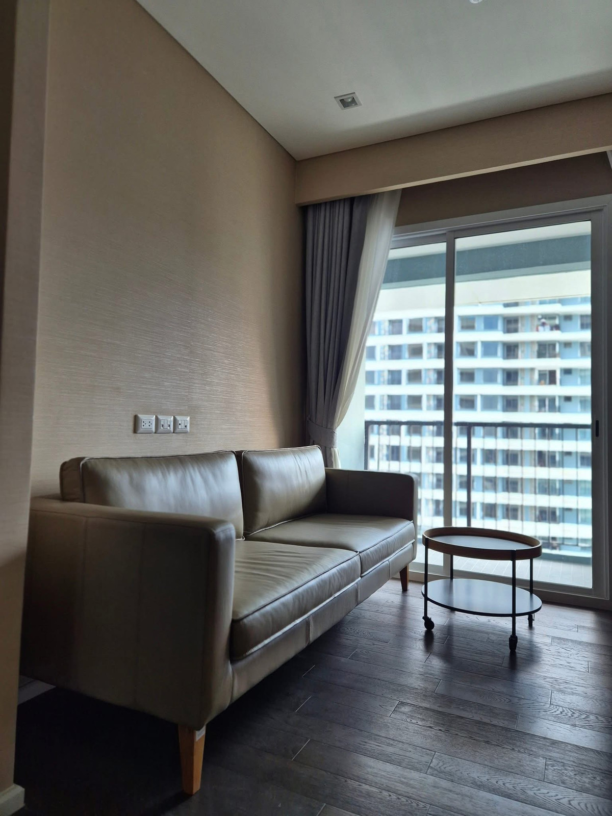 ให้เช่าคอนโดลาดพร้าว เซ็นทรัลลาดพร้าว : For rent – ​​The Saint Residences  ---- Brand new room , never rent before , on decoration-----