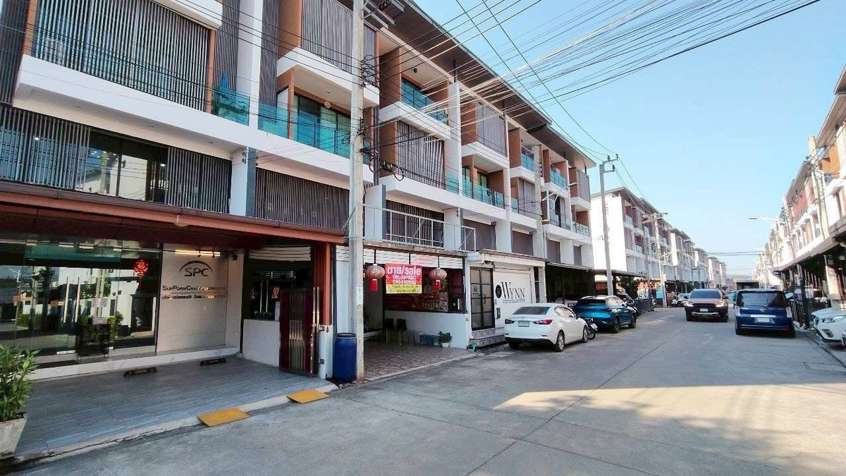 ขายทาวน์โฮมพระราม 2 บางขุนเทียน : ✨🏡 ขายด่วน! Home Office 3 ชั้นครึ่ง สุดหรู ราคาถูกที่สุดในโครงการ