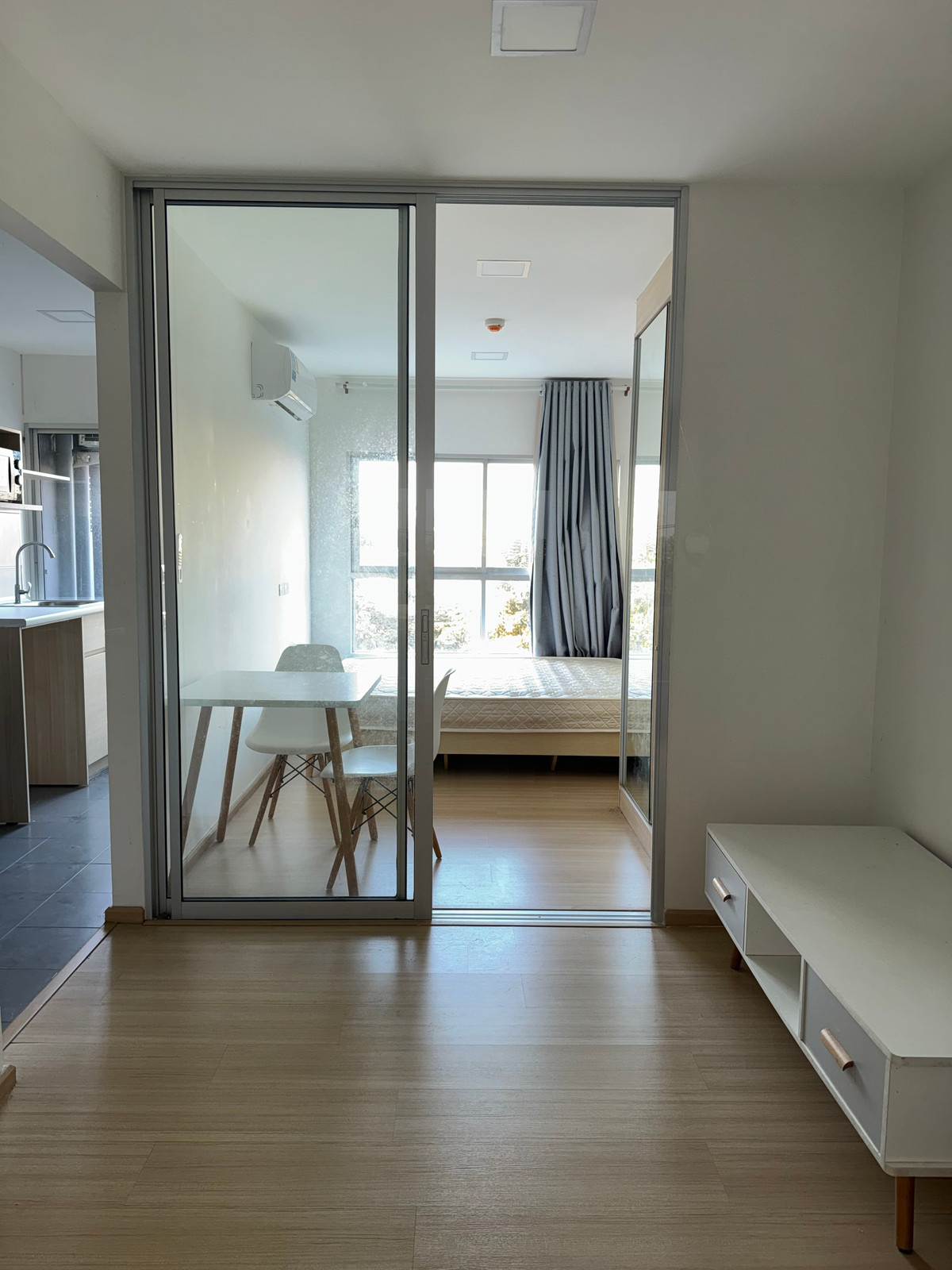 ให้เช่าคอนโดปทุมธานี รังสิต ธรรมศาสตร์ : ✅ ว่าง! พร้อมเข้าอยู่ Plum Fresh 🌟  ค่าเช่าถูกสุด! 7,500 บาท/เดือน 🛏 1 ห้องนอนบานสไลด์  📏 26 ตร.ม. 🏙️ ตึก A ชั้น 3 ตึก B ชั้น 8 เลขที่ห้องดี 🚫 ไม่รับ Co-Agent