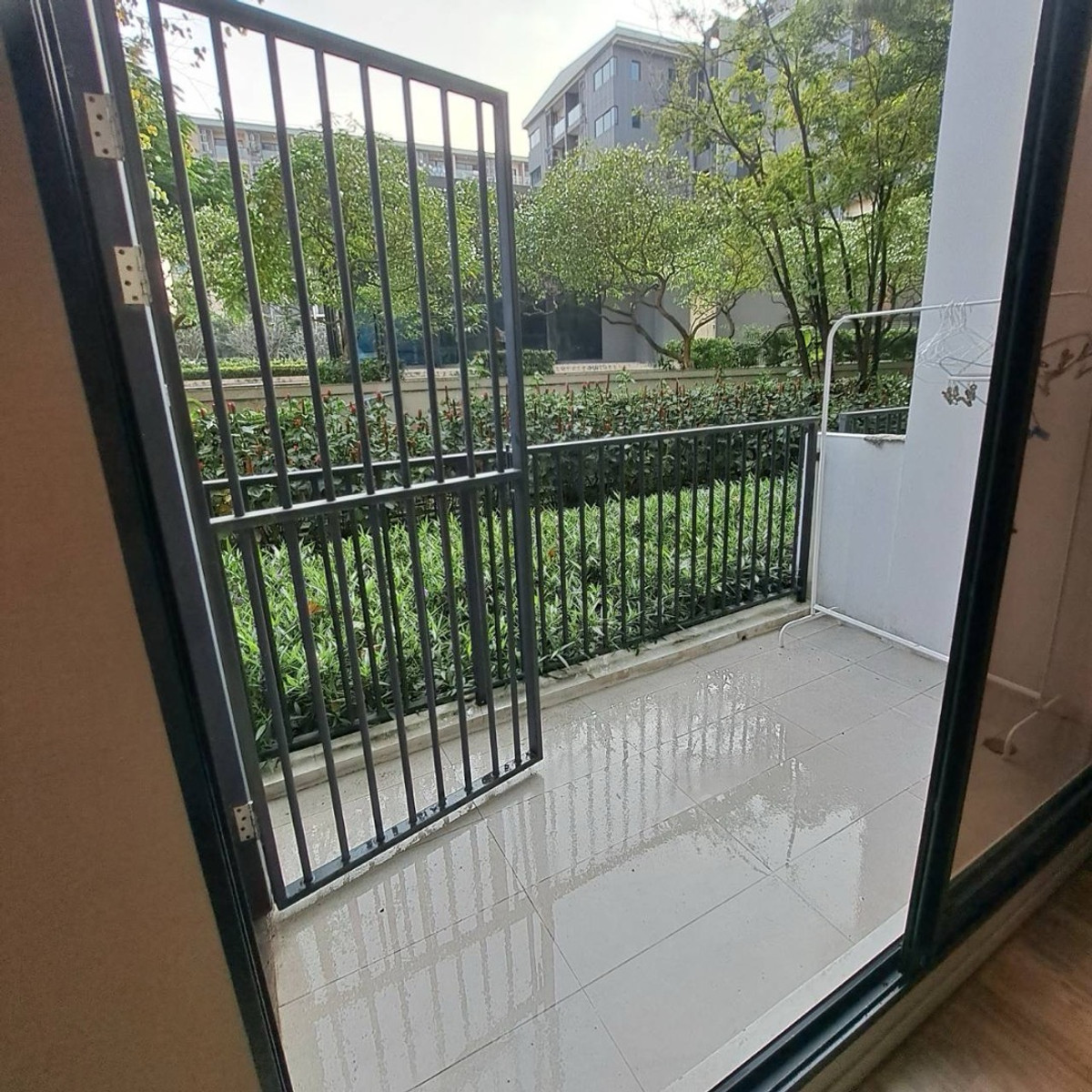 ให้เช่าคอนโดสาทร นราธิวาส : For Rent Loft Unit @Blossom Sathorn