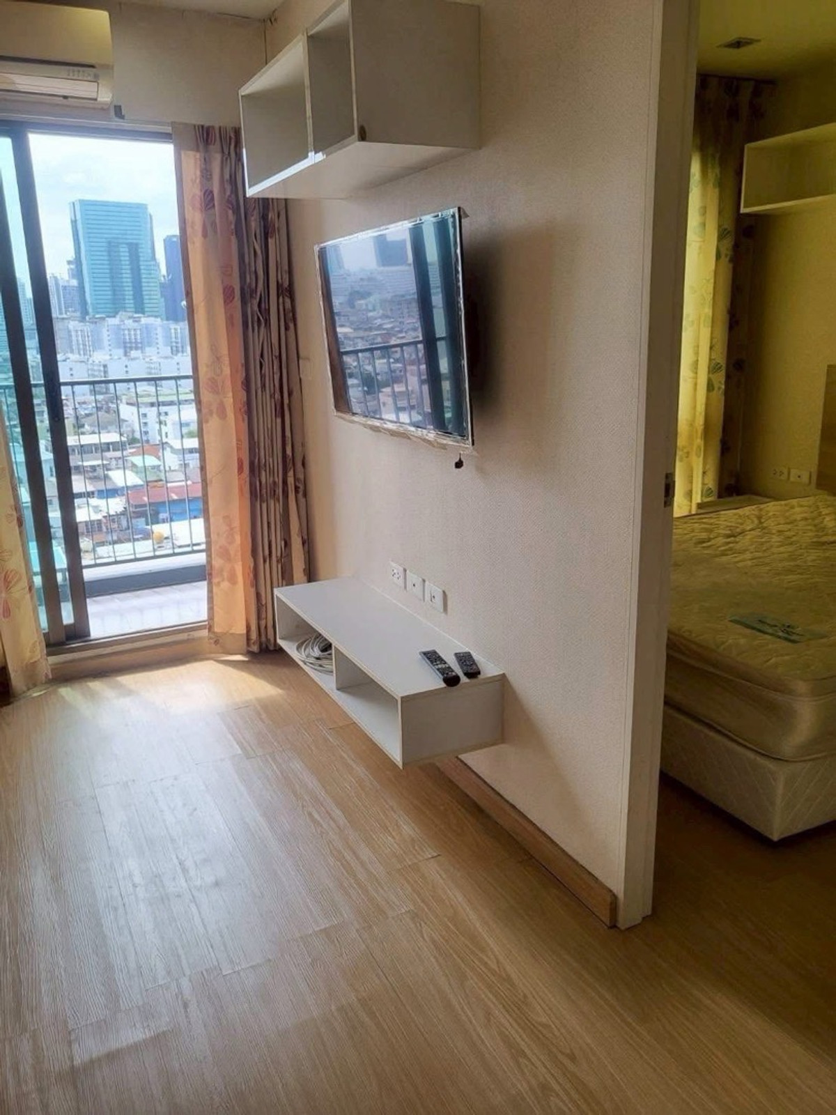 For RentCondoRama9, Petchburi, RCA : For rent Case condo asoke-dindaeng