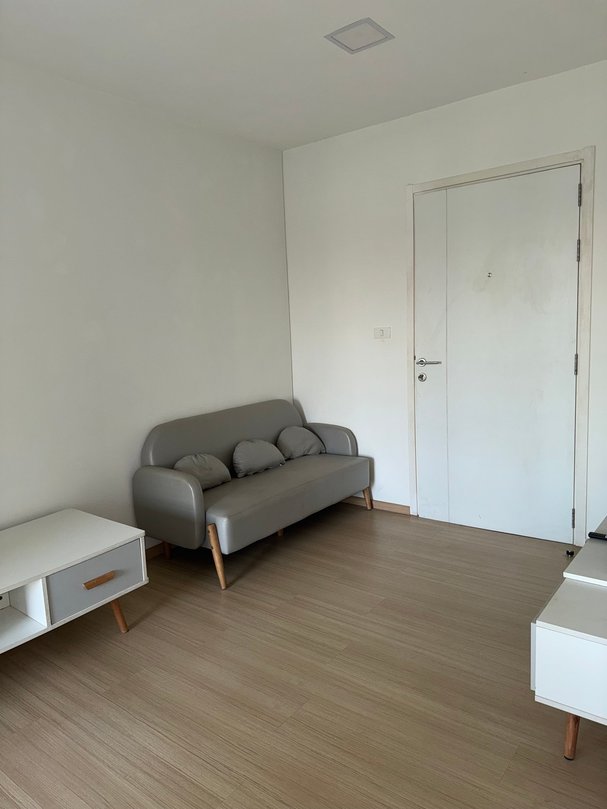 ให้เช่าคอนโดปทุมธานี รังสิต ธรรมศาสตร์ : ✅ ว่าง! พร้อมเข้าอยู่ Plum Fresh 🌟  ค่าเช่าถูกสุด! 7,500 บาท/เดือน 🛏 1 ห้องนอนบานสไลด์  📏 26 ตร.ม. 🏙️ ตึก A ชั้น 3 ตึก B ชั้น 8 เลขที่ห้องดี 🚫 ไม่รับ Co-Agent