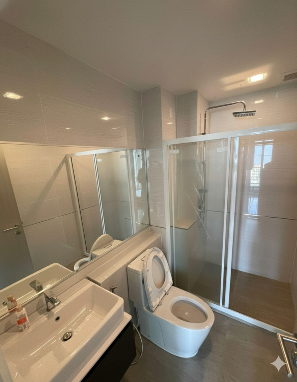 For SaleCondoSamut Prakan,Samrong : The Metropolis Samrong 35 sq.m. 1 Bed Please add LINE ID @806qphgn o8415o5483