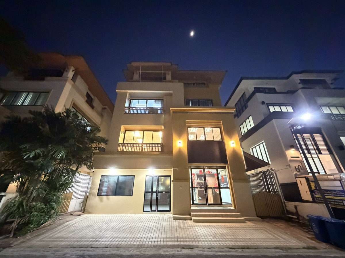 ให้เช่าโฮมออฟฟิศรัชดา ห้วยขวาง : HK0643♛ให้เช่า โฮมออฟฟิศ 5 ห้องนอน⚝รัชดา-เหม่งจ๋าย♜MRT ศูนย์วัฒธรรม∞099-5919653,065-9423251▚Line@sureresidence