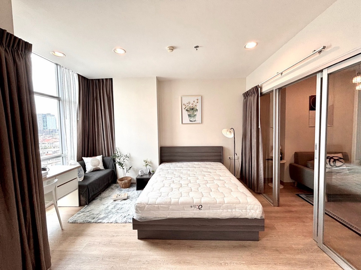 For SaleCondoSathorn, Narathiwat : 📢👇 Rare 1-Bedroom Unit in the Heart of Sathorn , modern design, functional layout, and located in one of Sathorn’s most sought-after neighborhoods. Ideal for urban living or investment with strong rental demand.