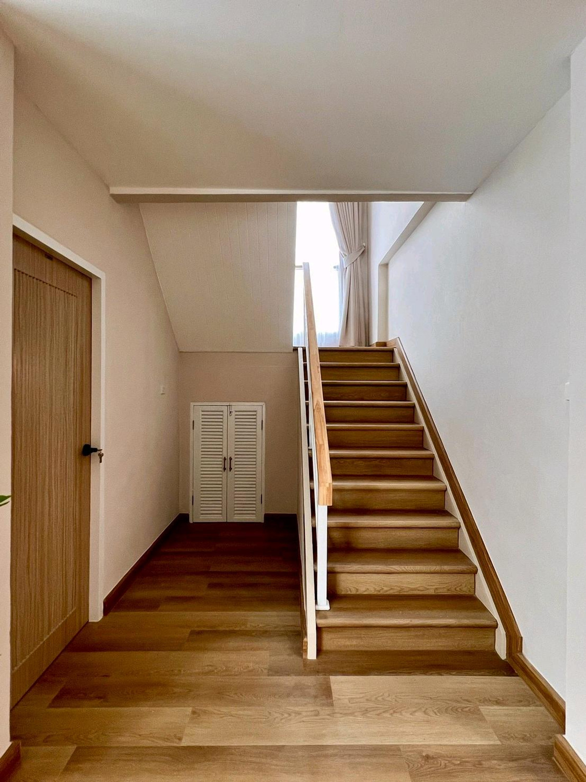 For SaleHouseNawamin, Ramindra : 2-story detached house, KC Garden Home Village, Nimitmai 40, Suvarnabhumi Airport. Minburi BTS Station 2 lines, Sarasart Nimitmai School Fashion Island Department Store, Promenade, Amorini Lotus, Makro, Big C, Minburi Provincial Court government office.