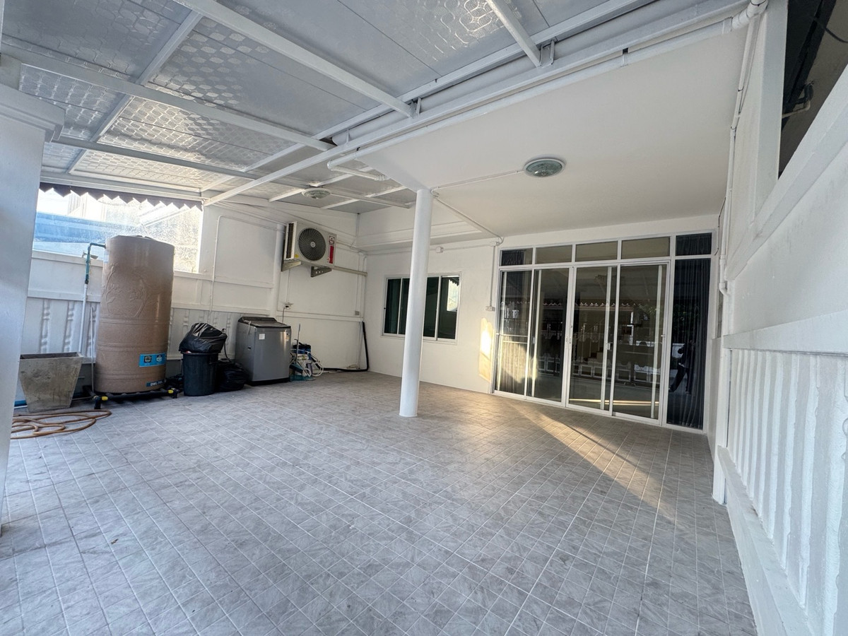 ให้เช่าทาวน์โฮมรัชดา ห้วยขวาง : 🌈ทาวเฮ้าส์2ชั้น รัชดา18 ห้วยขวาง บ้านใหม่ เฟอร์นิเจอร์ครบครัน เพิ่งรีโนเวทเสร็จ  ใกล้พระราม9 เหม่งจ๋าย ลาดพร้าว สุธิสาร5ห้องนอน 2ห้องน้ำ  ☀️