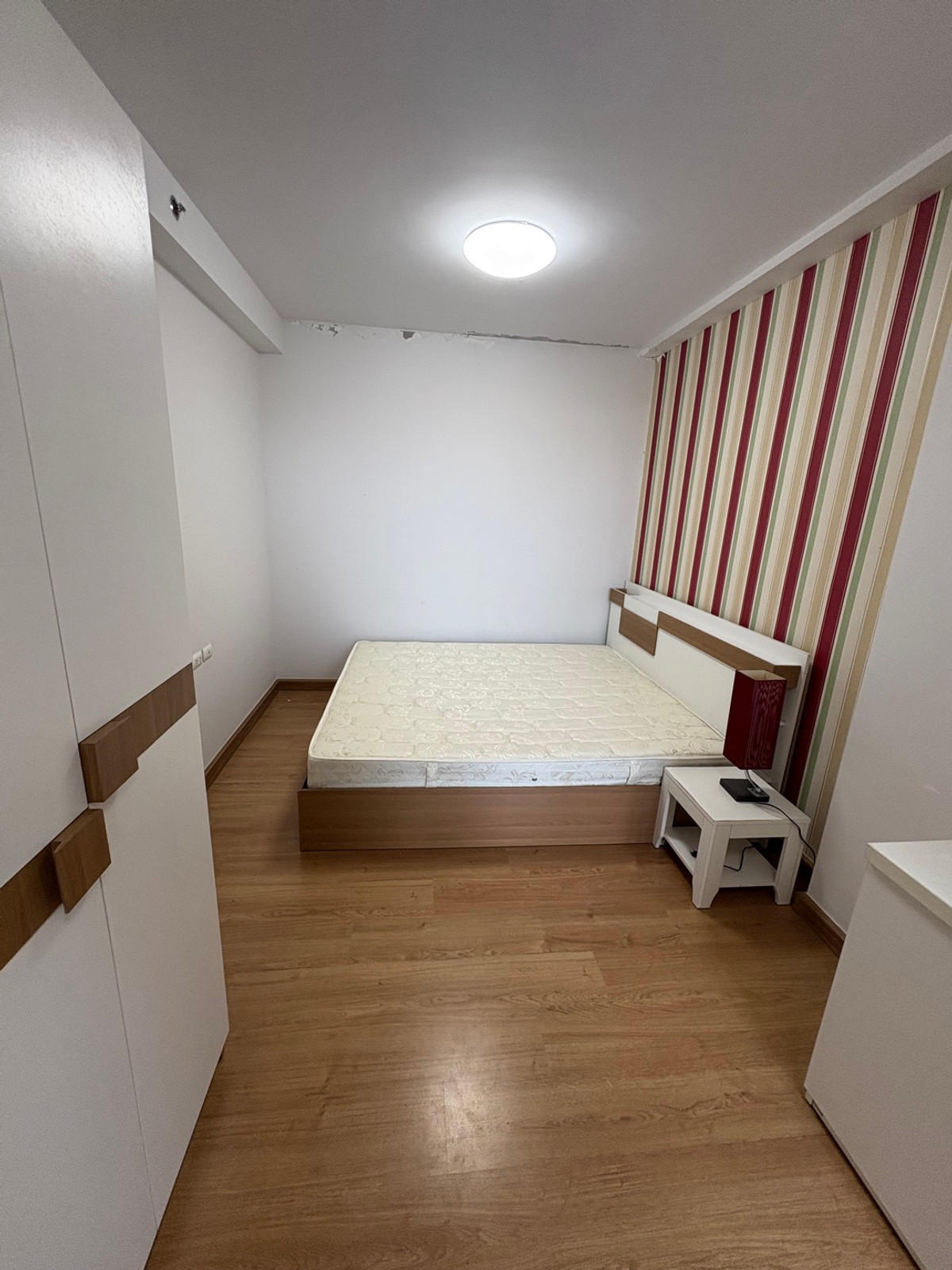 For RentCondoBang kae, Phetkasem : Condo MRT BTS Bang Wa, convenient travel, best price in the project.