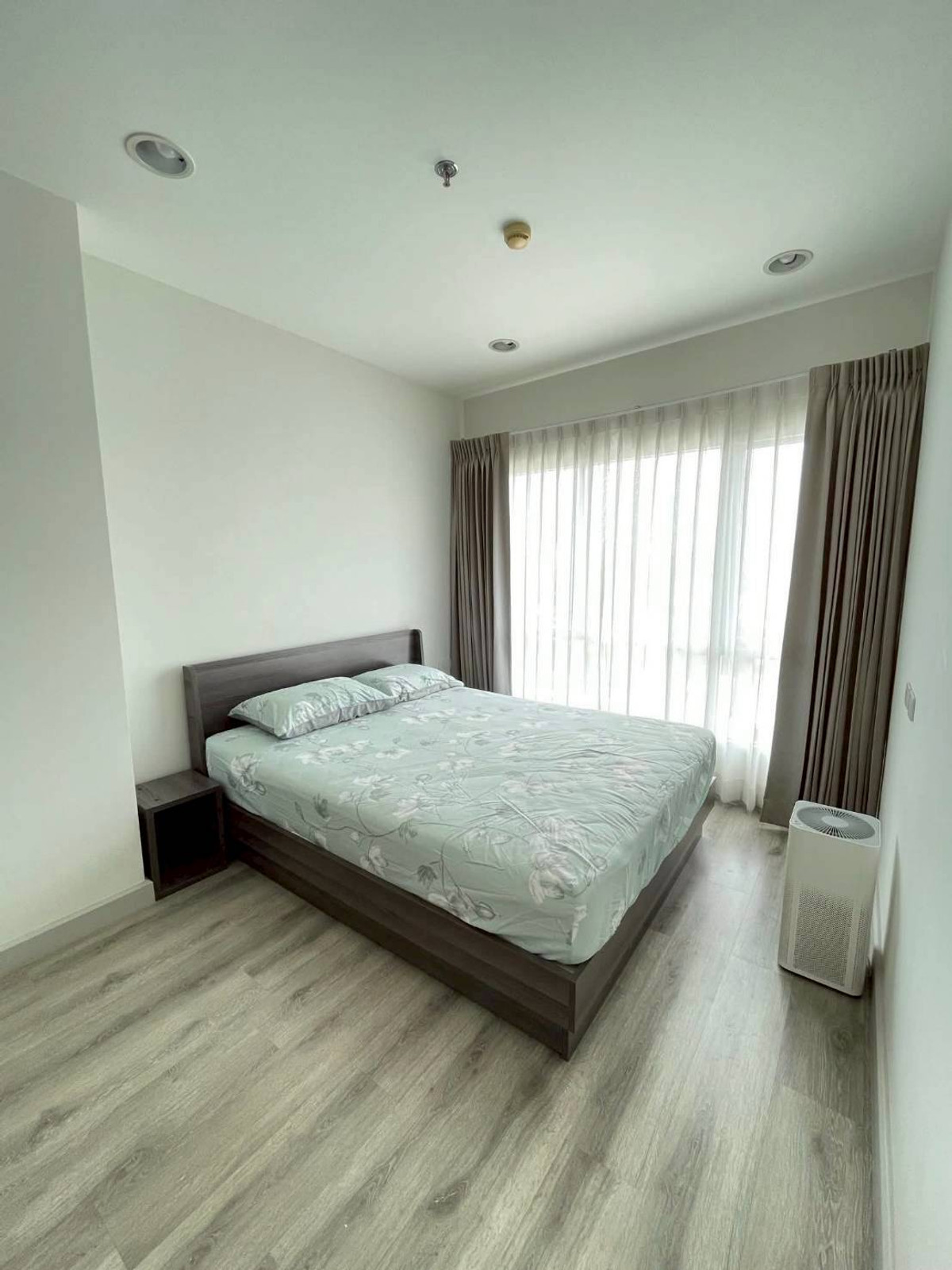 For RentCondoSathorn, Narathiwat : ★ Centric Sathorn St.louis ★ 37 sq m., 14th floor (1 bedroom, 1 bathroom), ★ near BTS Surasak ★ near Makro, Tesco Lotus ★ many amenities ★ complete electrical appliances ★