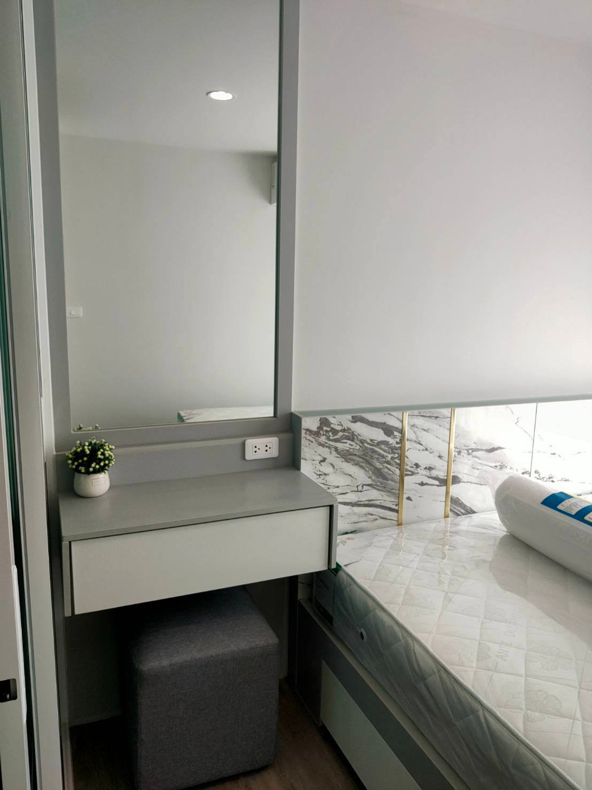 For SaleCondoThaphra, Talat Phlu, Wutthakat : (Code T295) Condo for sale Rye Talat Phlu: Rye Talat Phlu near BTS Talat Phlu.