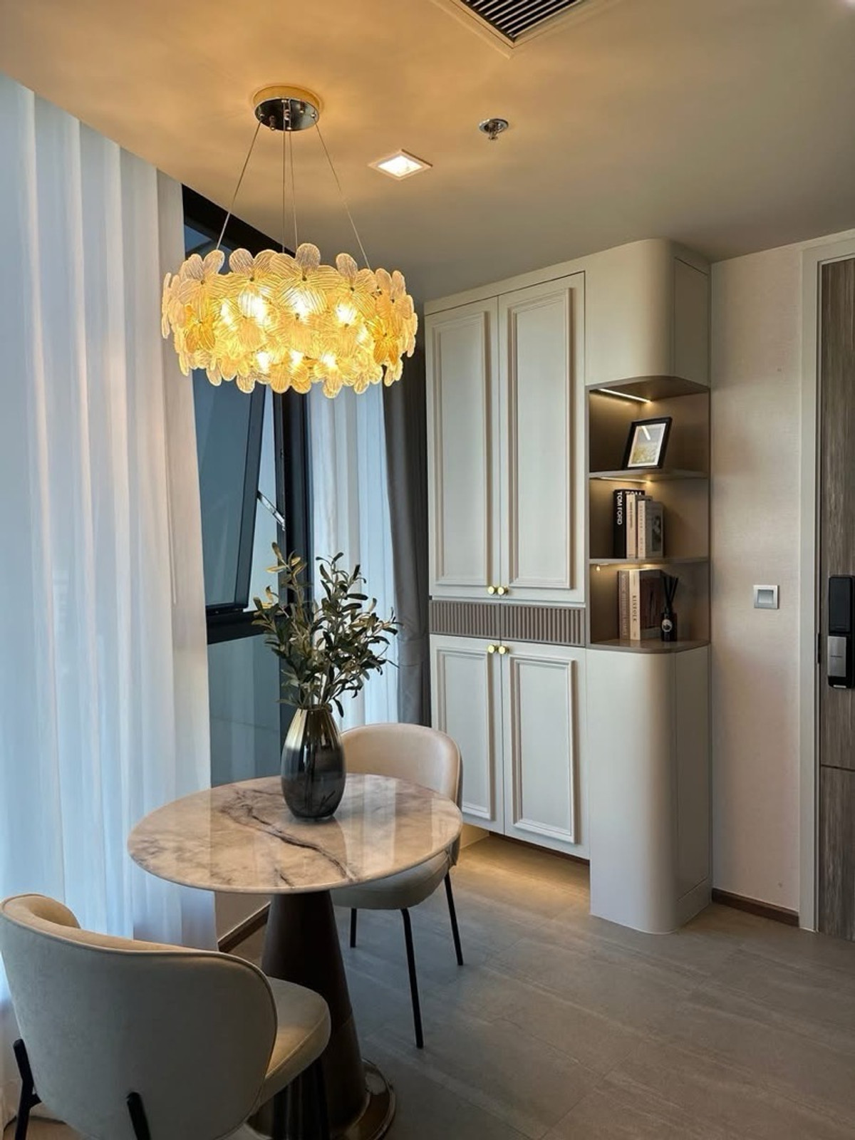 For RentCondoSukhumvit, Asoke, Thonglor : New room for rent✨ Ideo Q Sukhumvit 36 ​​🔥 Line ID @034etfin 📲 1 bedroom, 1 bathroom (corner room) ✨ BTS Thonglor 450 meters 💚