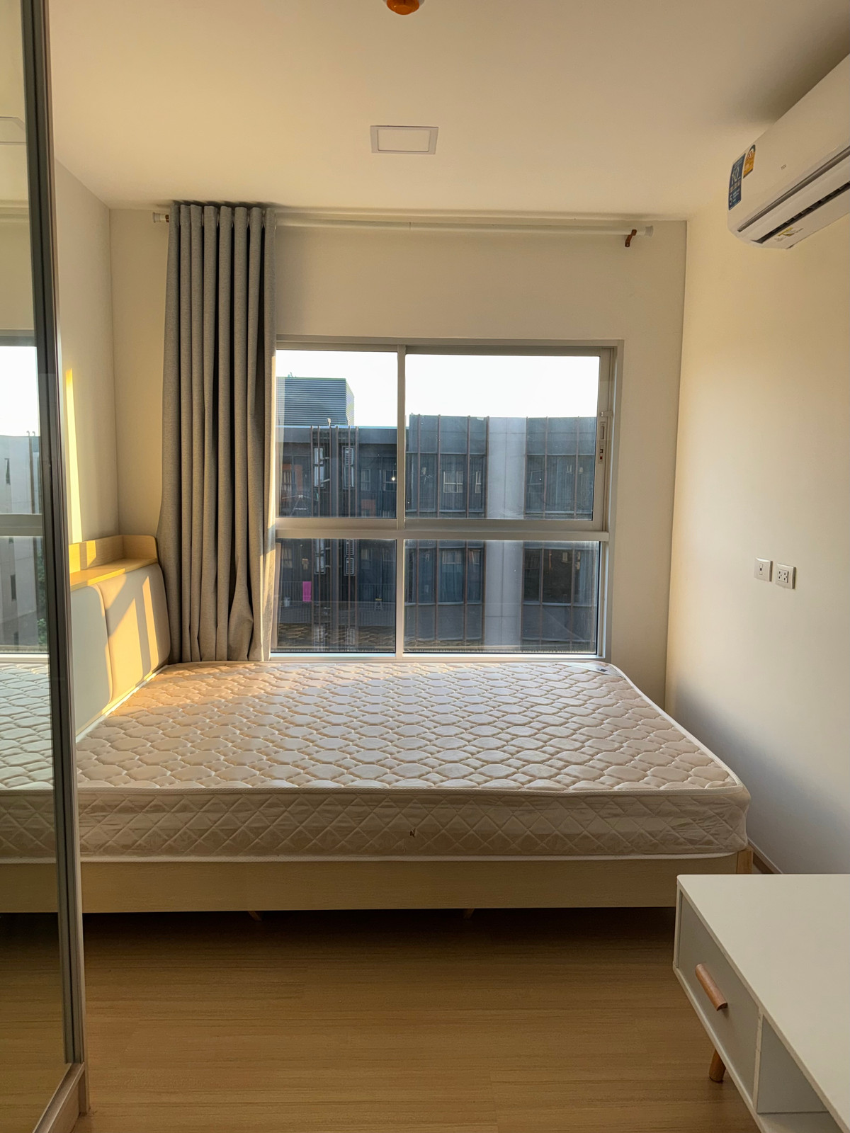 ให้เช่าคอนโดปทุมธานี รังสิต ธรรมศาสตร์ : ✅ ว่าง! พร้อมเข้าอยู่ Plum Fresh 🌟  ค่าเช่าถูกสุด! 7,500 บาท/เดือน 🛏 1 ห้องนอนบานสไลด์  📏 26 ตร.ม. 🏙️ ตึก A ชั้น 3 ตึก B ชั้น 8 เลขที่ห้องดี 🚫 ไม่รับ Co-Agent