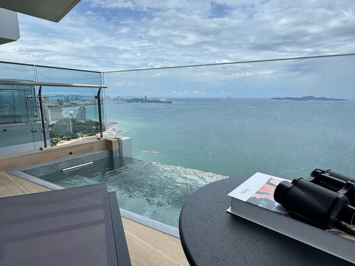 ให้เช่าคอนโดพัทยา บางแสน ชลบุรี สัตหีบ : 2 Bedroom with Private Jacuzzi Pool and Private Elevator - Arom Wongamat Pattaya