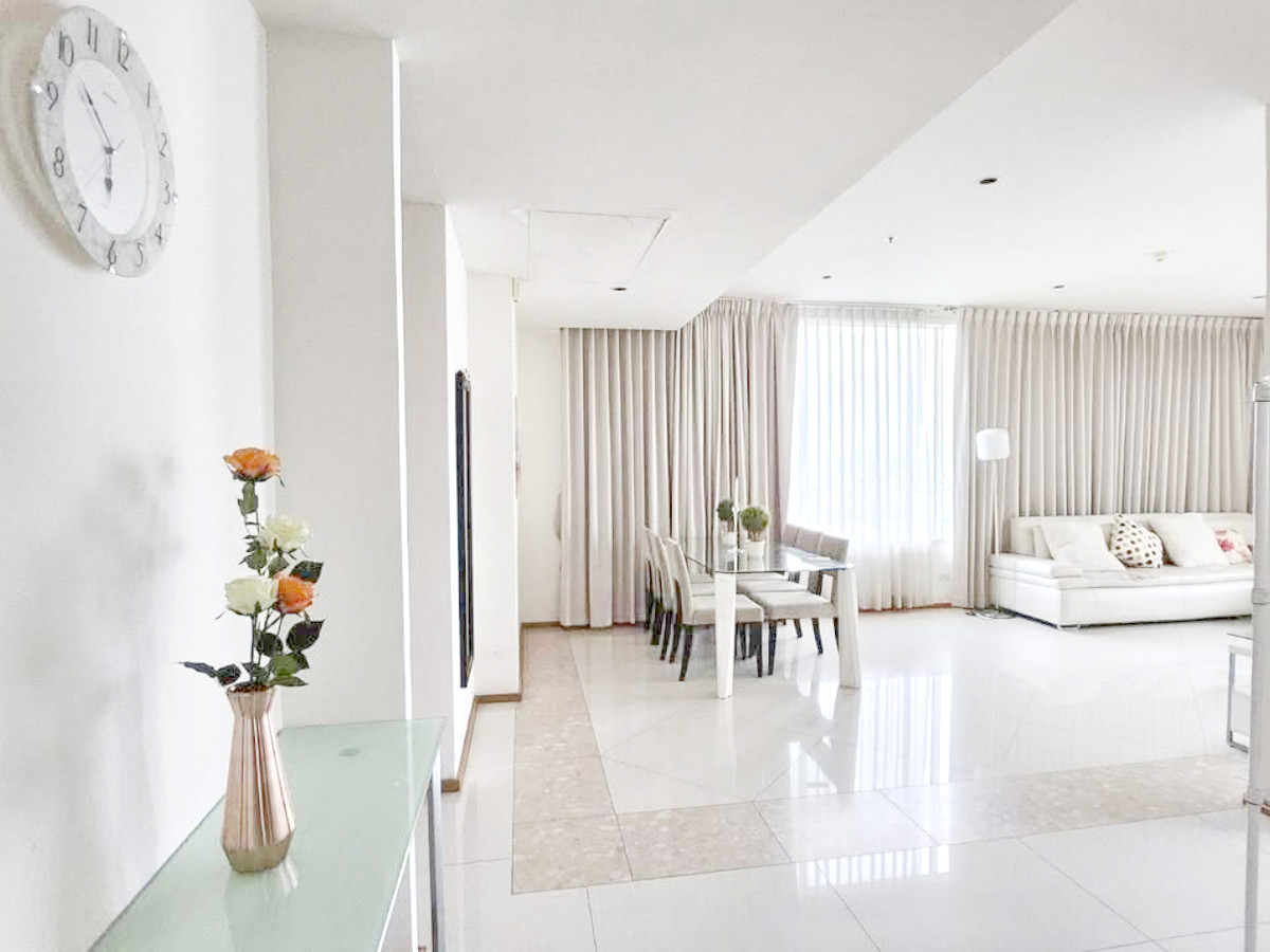 For RentCondoSathorn, Narathiwat : 9707 ♛Condo for rent, 3 bedrooms♙The Empire Place Sathorn♜BTS St. Louis 750 m.∞099-5919653,065-9423251🜲Line@sureresidence