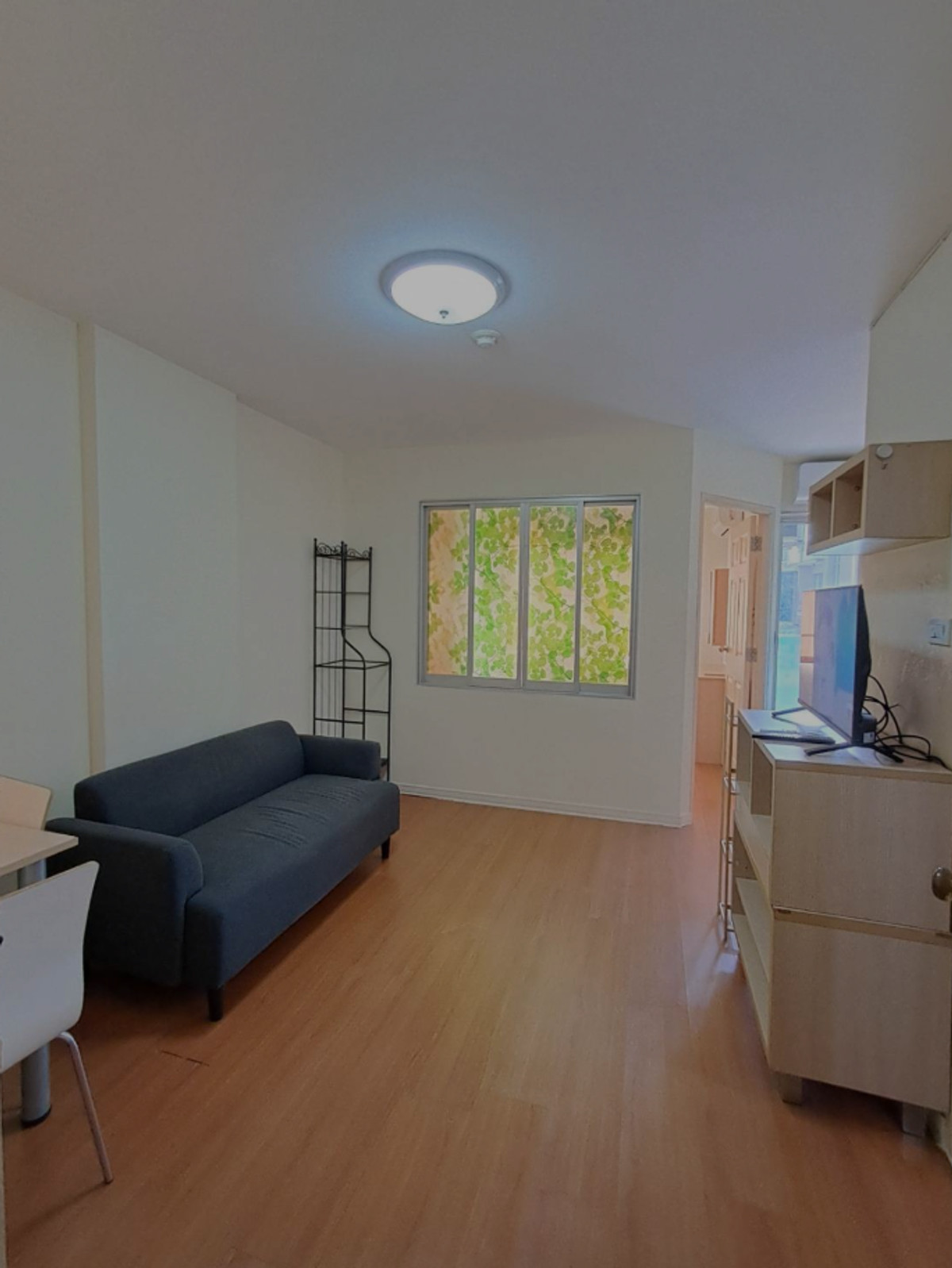 For RentCondoRamkhamhaeng, Hua Mak : For rent, Lumpini Bodindecha-Ramkhamhaeng, Building E, 2nd floor, 2 new air conditioners, very good location, 7-Eleven, walking distance to Bodindecha, 7200 baht/month.